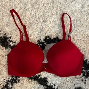 VS push-up NWT - Size 32D